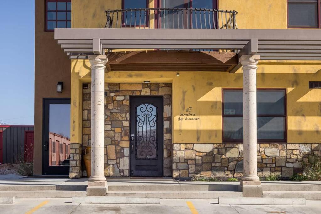 Luxury Downtown Rental Моуаб Екстериор снимка